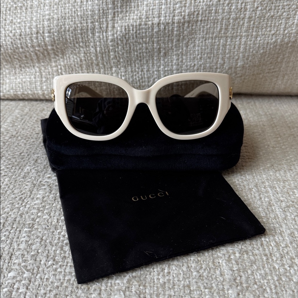 Gucci GG1599SA 004 Sunglasses Cream Cat Eye Frame, Brown Lenses.